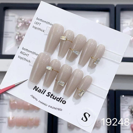 19248#Ring with diamonds