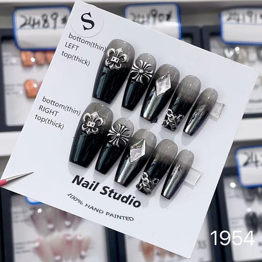 1954#Gradient Black Crocus